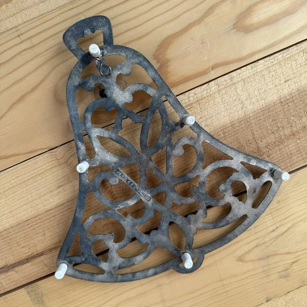 VTG International‎ Silver Co Silver Plate Christmas Bell Wall Trivet Movie Prop